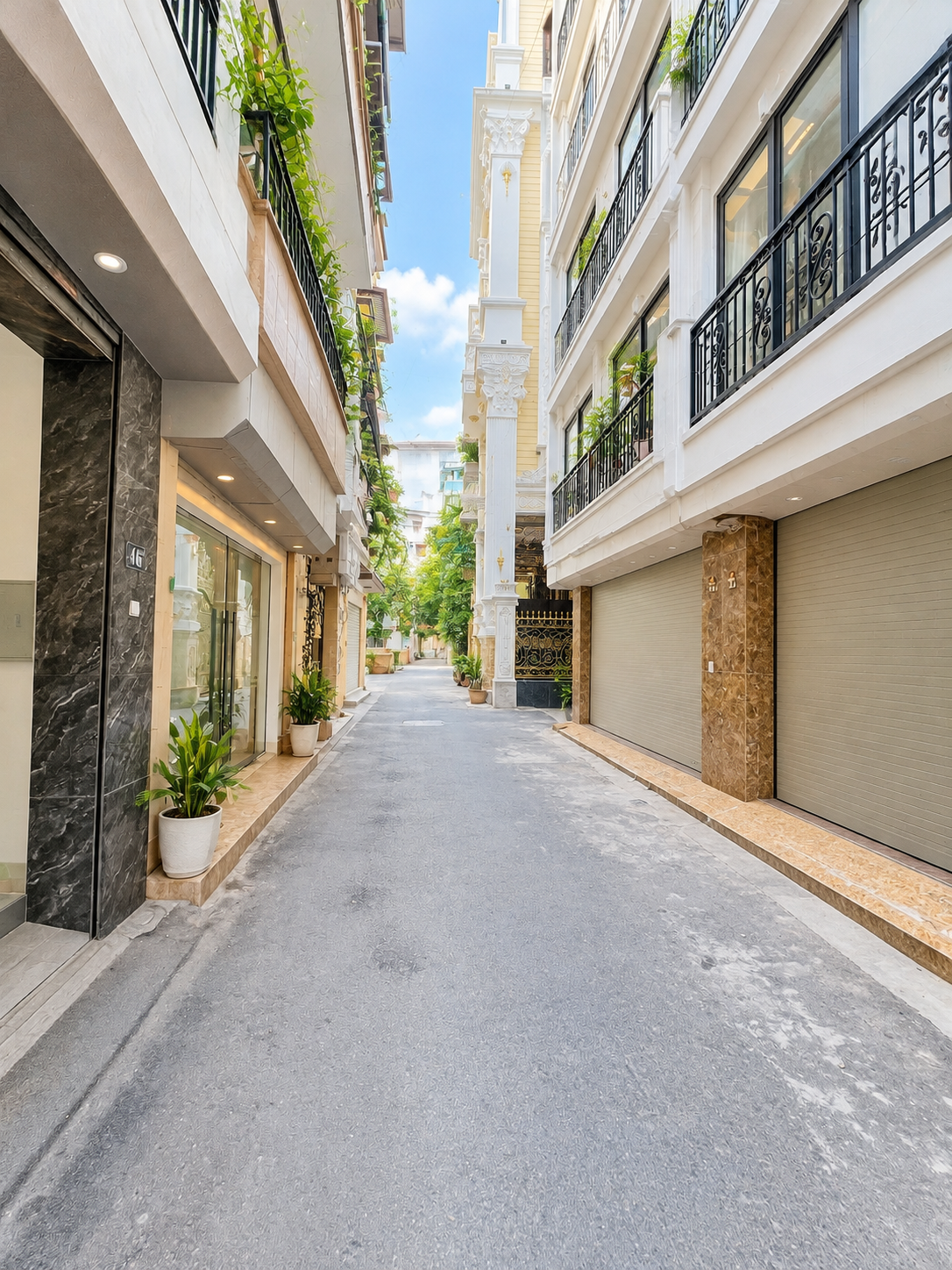 HOÀNG QUỐC VIỆT – 6 TẦNG THANG MÁY - LÔ GÓC 3 MẶT NGÕ – VIEW HỒ – GARA Ô TÔ - VỪA Ở VỪA KINH DOANH